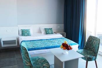 Deluxe Suite with Sea View4