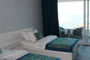 Deluxe Double or Twin Room with Sea View9